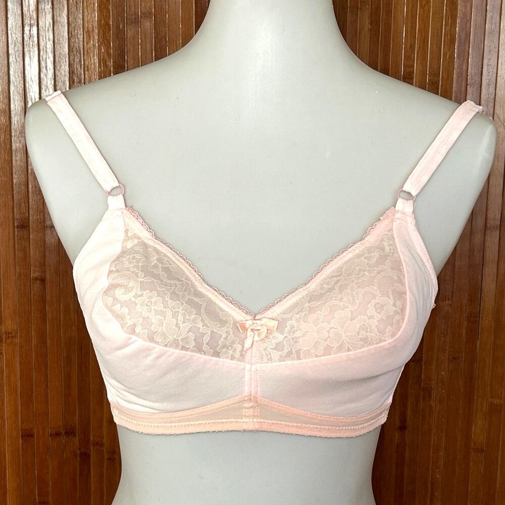 Vintage Pink Warners Soft Cup Lace Bra  Coquette Statement Lingerie